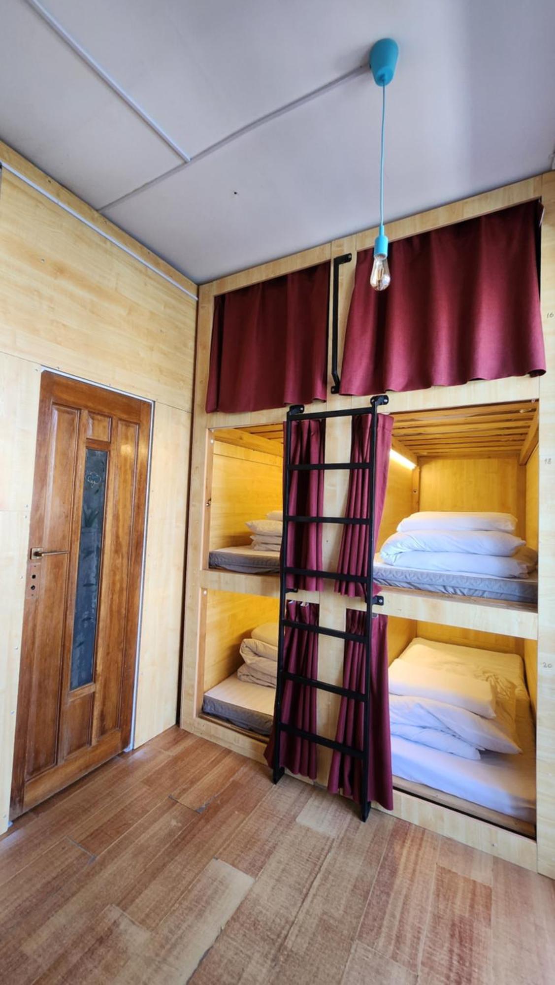 Ulaanbaatar Hostel Экстерьер фото