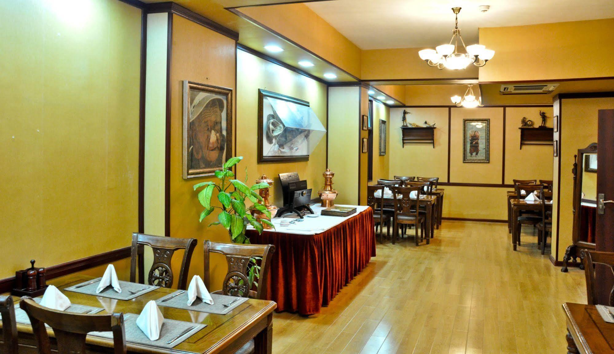 Ulaanbaatar Hostel Экстерьер фото